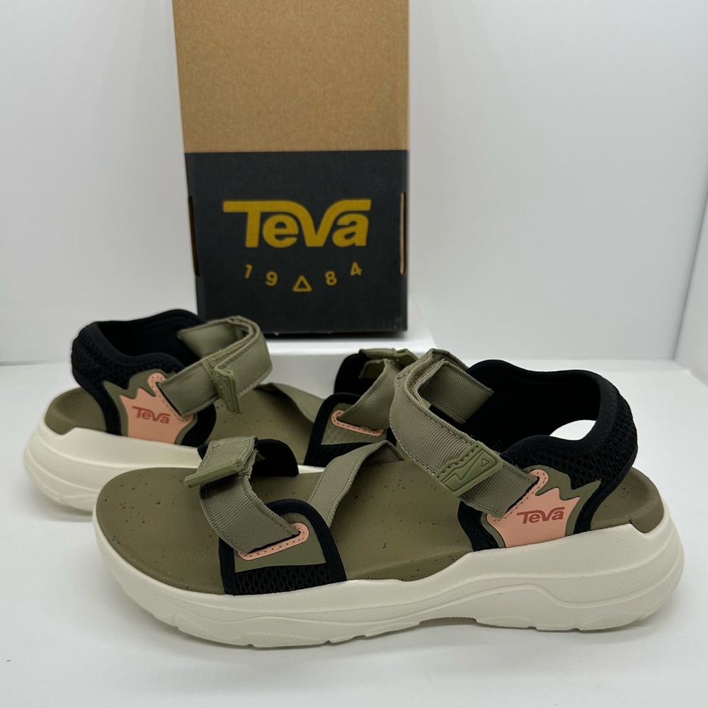 NEW: Teva Women’s Zymic Hiking Sandal Size 7